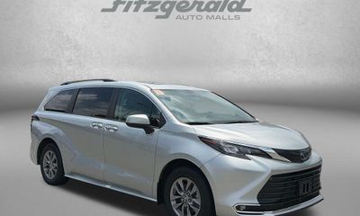 2024 Toyota Sienna XLE