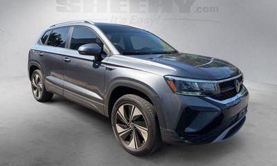 2024 Volkswagen Taos 4Motion SE