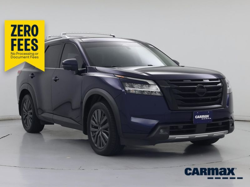 2022 Nissan Pathfinder — a typically priced live listing
