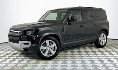 2025 Land Rover Defender 110 S