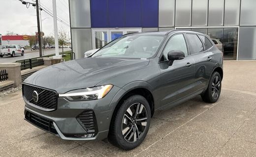 2026 Volvo XC60 Plus Dark