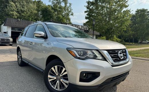 2020 Nissan Pathfinder SV
