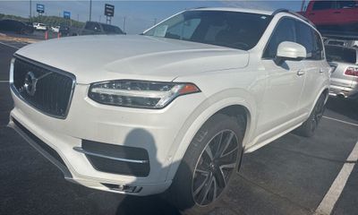 2018 Volvo XC90 Momentum