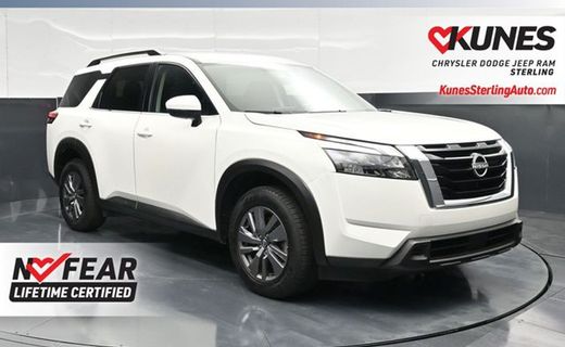 2025 Nissan Pathfinder SV