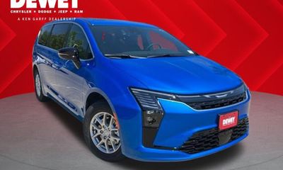 2027 Chrysler Pacifica Select