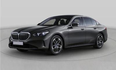 2027 BMW 550e xDrive