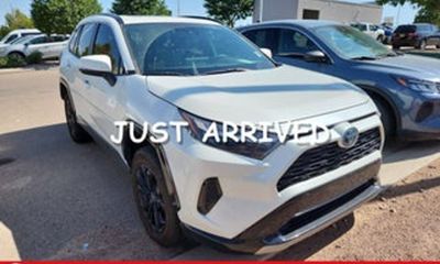 2022 Toyota RAV4 SE