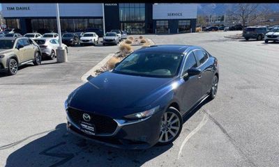2022 Mazda MAZDA3 Preferred Package