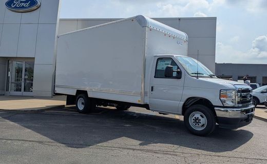 2027 Ford E-450 Base