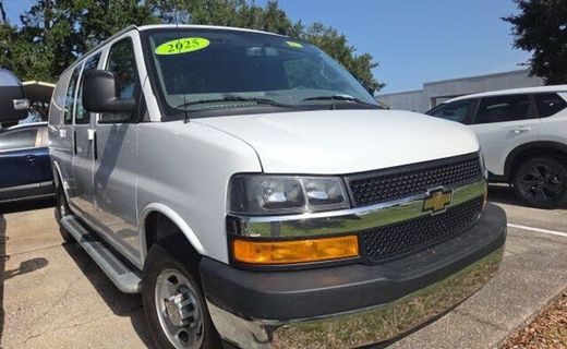 2025 Chevrolet Express 2500