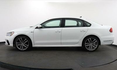2018 Volkswagen Passat S R Line