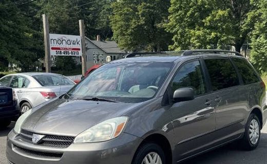 2005 Toyota Sienna LE