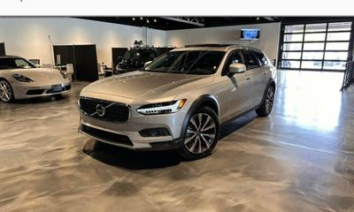 2025 Volvo V90CC Plus