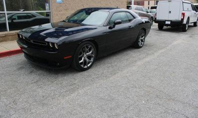 2015 Dodge Challenger SXT Plus