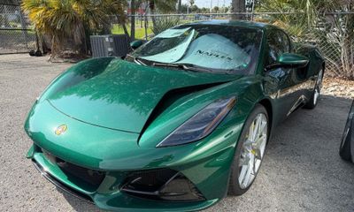 2026 Lotus Emira SE