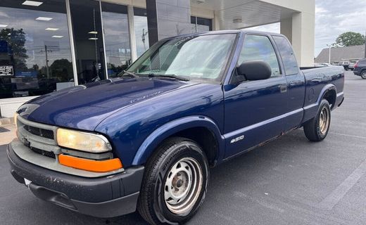 2002 Chevrolet S-10 Pickup XL