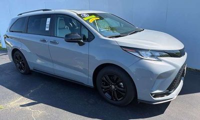 2025 Toyota Sienna XSE