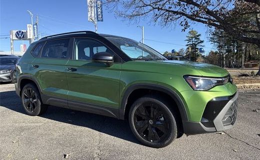 2026 Volkswagen Taos SE Black