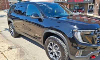2025 GMC Acadia AT4