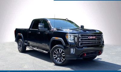 2023 GMC Sierra HD AT4
