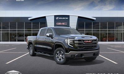 2026 GMC Sierra SLT