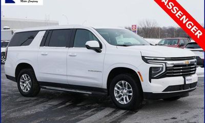 2025 Chevrolet Suburban LT