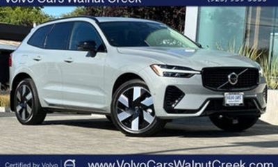 2024 Volvo XC60 Ultimate Dark