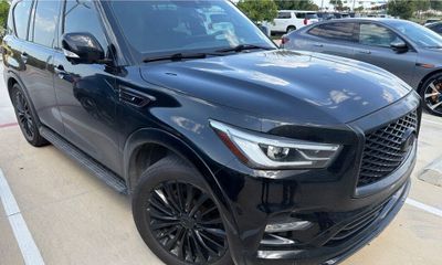 2022 Infiniti QX80 SV