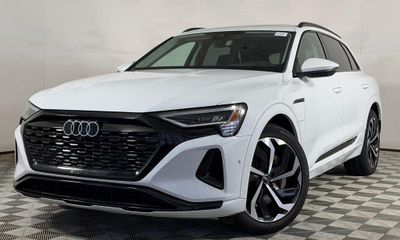 2024 Audi Q8 Prestige