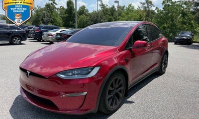 2024 Tesla Model X Plaid