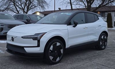 2026 Volvo EX30 Plus