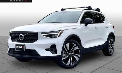 2023 Volvo XC40 Plus Dark
