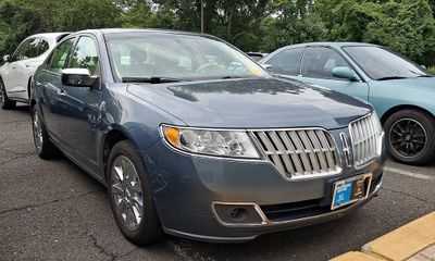 2012 Lincoln MKZ Base