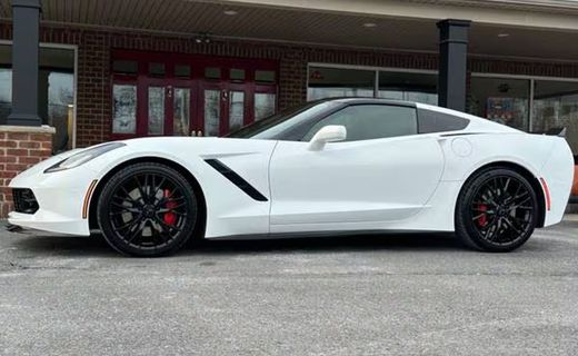 2017 Chevrolet Corvette Stingray Preferred 2LT