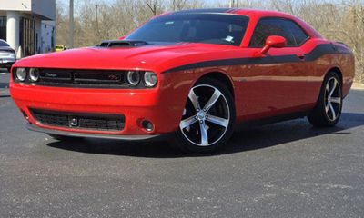 2015 Dodge Challenger SXT Plus