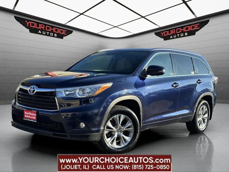 2015 Toyota Highlander — a typically priced live listing