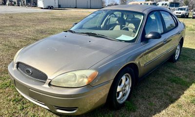 2005 Ford Taurus SE