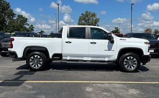 2024 Chevrolet Silverado HD Custom