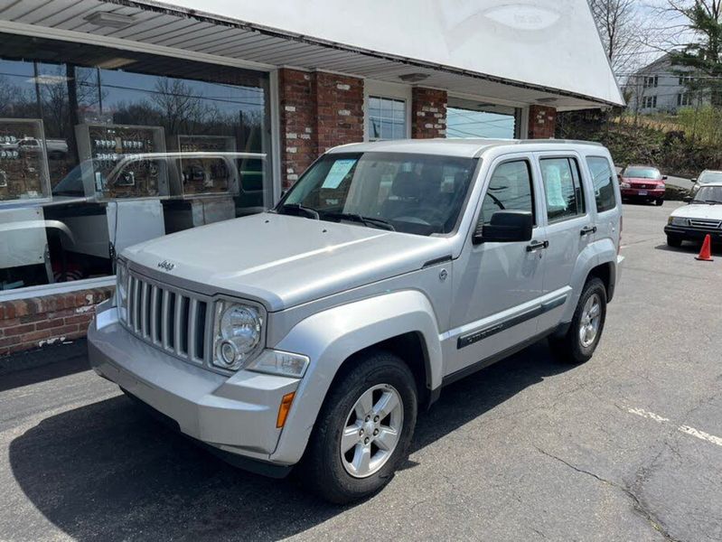 2010 Jeep Liberty — a typically priced live listing