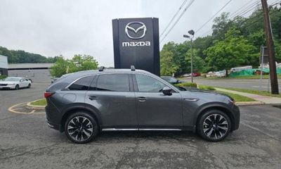 2024 Mazda CX-90 Premium Package
