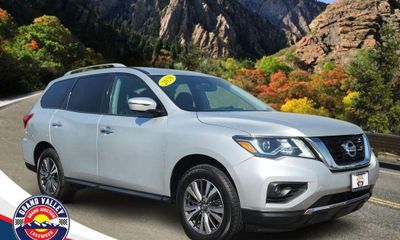 2020 Nissan Pathfinder SL