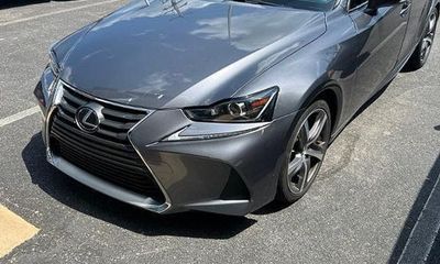 2018 Lexus IS 300