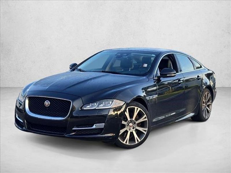 2019 Jaguar XJ — a typically priced live listing