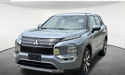 2026 Mitsubishi Outlander SE