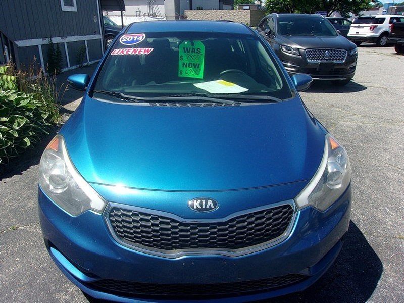 2014 Kia Forte — a typically priced live listing
