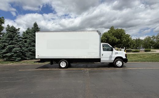 2015 Ford E-Series Chassis 350 16FT BOX