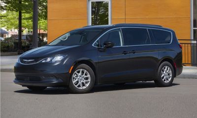 2021 Chrysler Voyager L