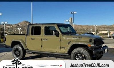 2026 Jeep Gladiator Sport