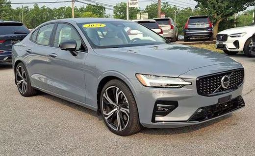 2024 Volvo S60 Plus Dark