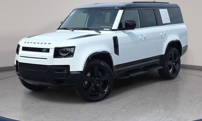2026 Land Rover Defender 130 SE